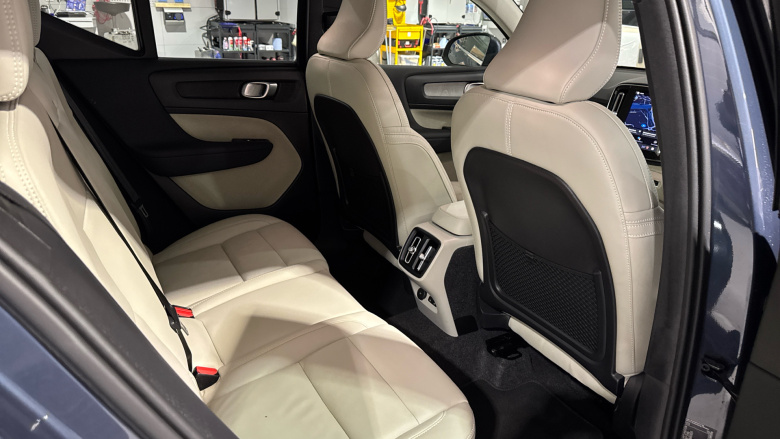 Volvo XC40 2.0 B4P Ultra Bright 5dr Auto Petrol Estate